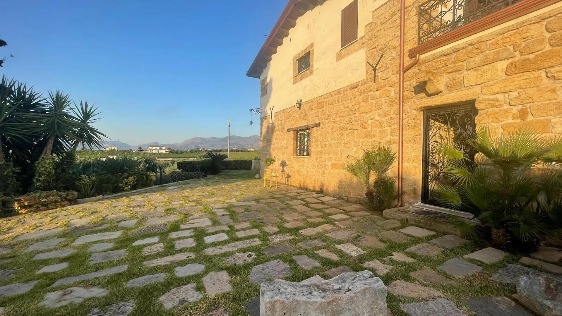 Relais Del Sole Hotel Partinico Guest house